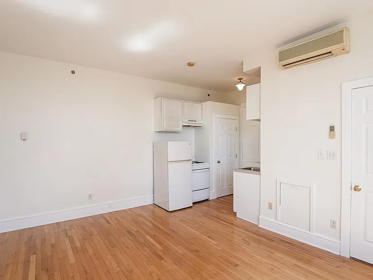 22 N Main St #2 — Photo 8