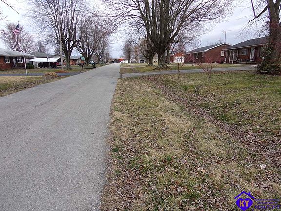 5th image of 112 Locust St