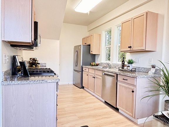 4th image of 233 Pacifica Blvd Unit 202