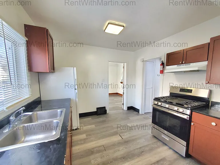 137 Hope Ave — Photo 7