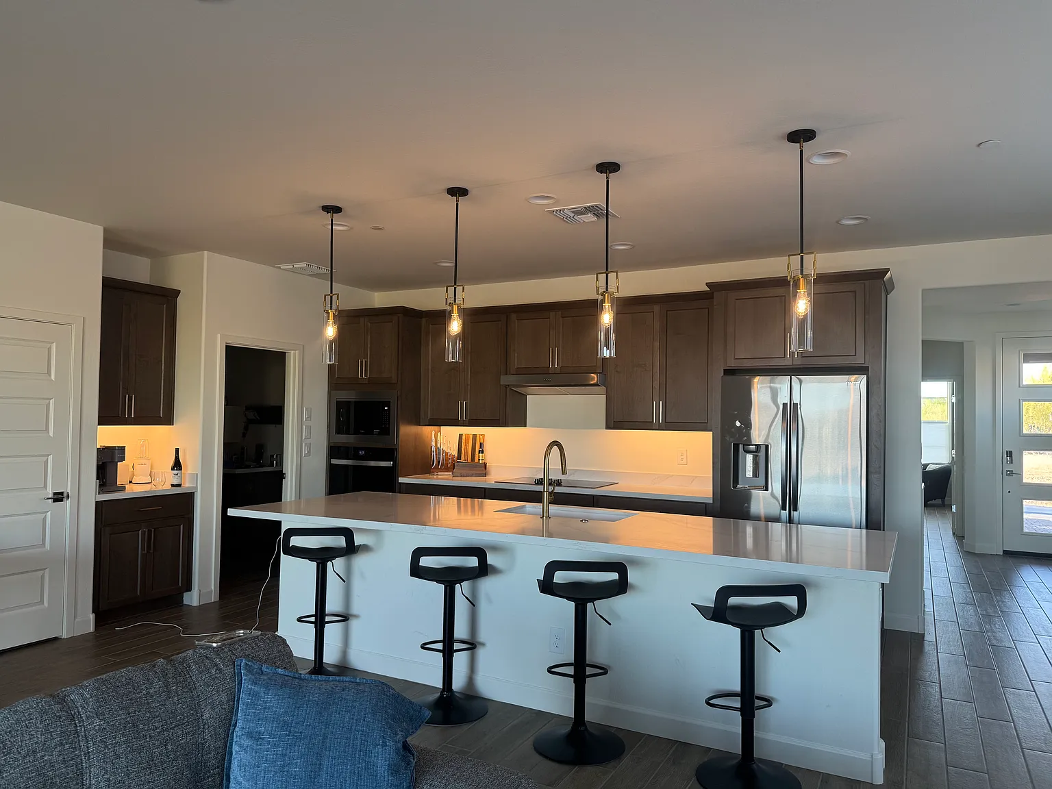 2 bed, 1543 sqft, $3,100 — Photo 1