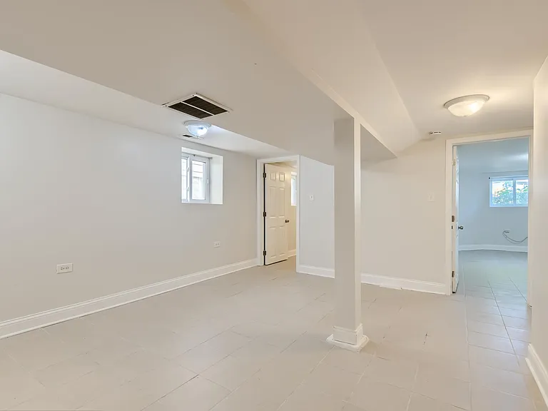 4237 W School St #G — Photo 3
