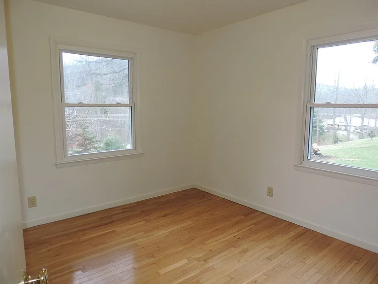 141 Cambar Ln — Photo 15