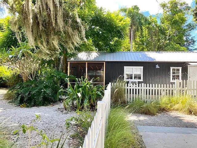 3611 Old Bradenton Rd — Photo 3