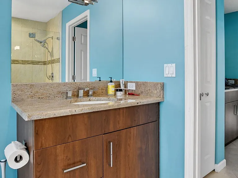 10065 Camelback Ln — Photo 22