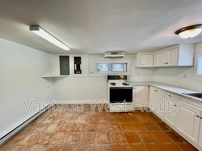 1230B Ethel St — Photo 2