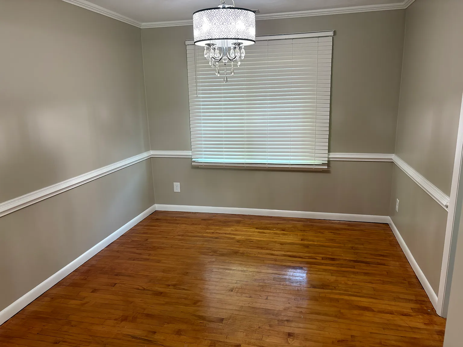 4 bed, 2.5 bath, 2300 sqft, $3,295 — Photo 4
