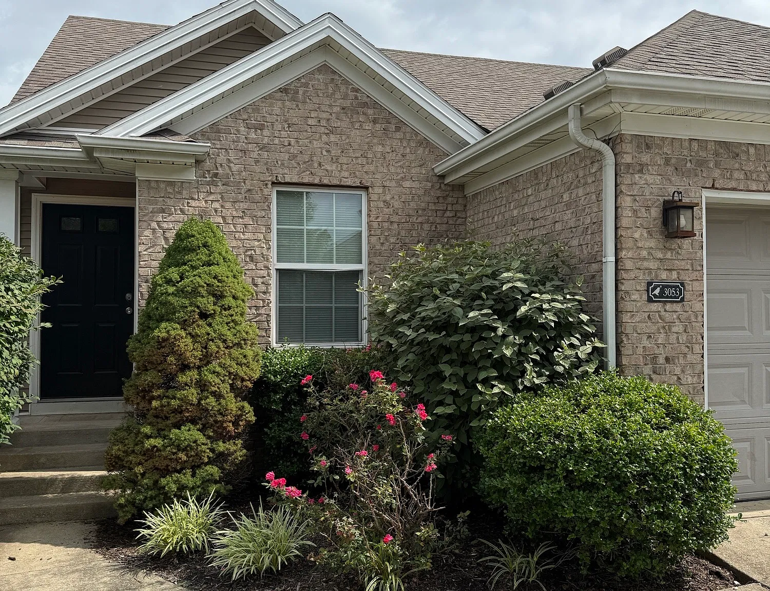 3 bed, 1251 sqft, $2,150 — Photo 1