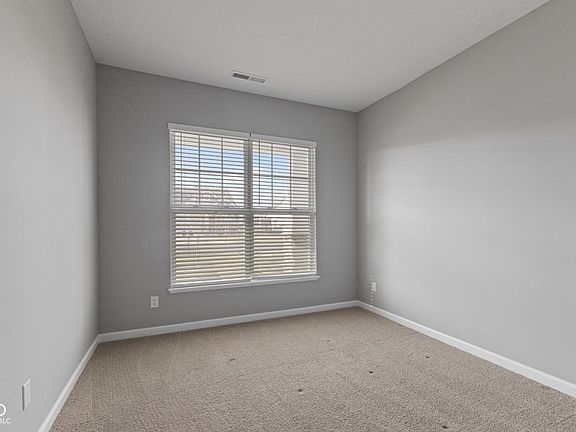 3rd image of 10702 Maidenhair Dr