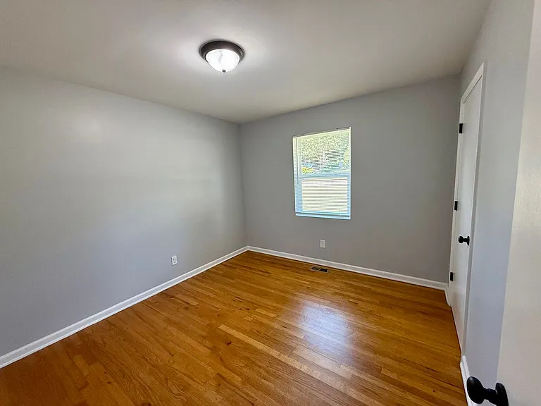 2457 Derwent Dr — Photo 5