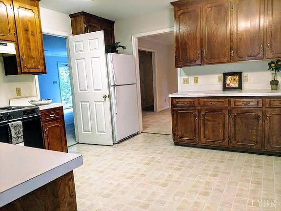 5th image of 2625 Linkhorne Dr