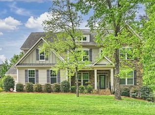 2105 Potter Cove Ln, Matthews, NC 28104