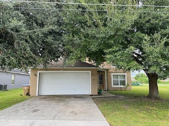 1st image of 202 Bedford Dr