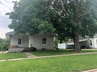 1017 S 2nd Ave W, Newton, IA 50208