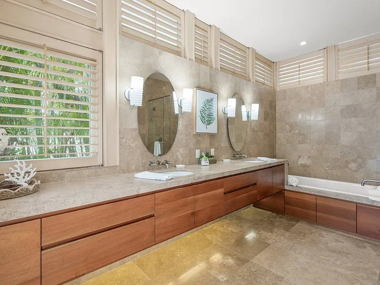 344 Monroe Dr — Photo 13