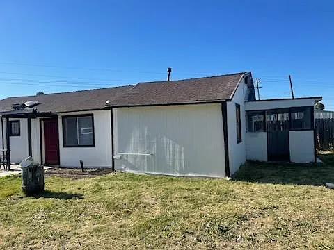 Building Photo - 1699 Blossom Ave #B