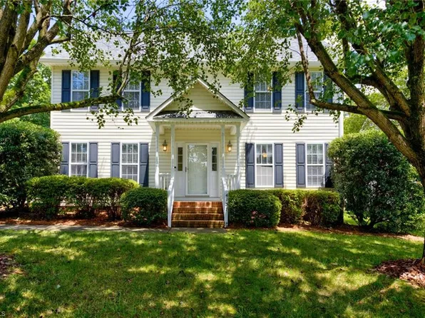 4137 Tolley Ridge Ln, Winston Salem, NC 27106