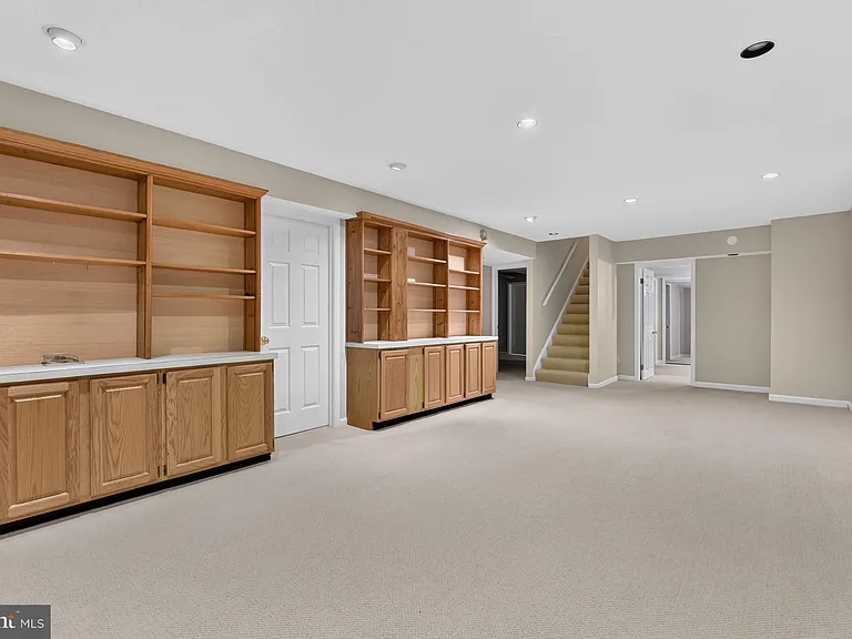 1022 Delf Dr — Photo 31