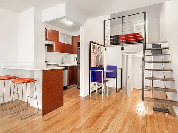 184 Thompson St APT 5K, New York, NY 10012