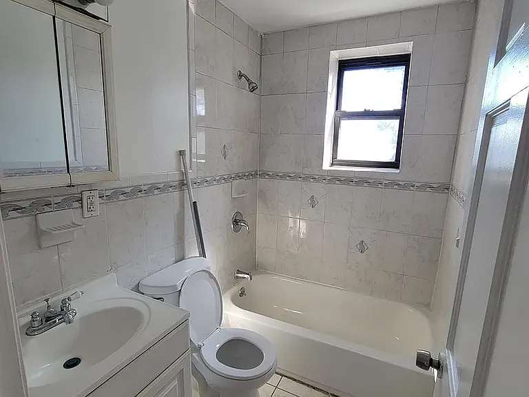 210 N 15th St #9C — Photo 10