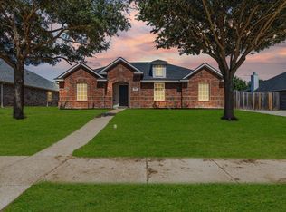 205 Sandy Way, Red Oak, TX 75154