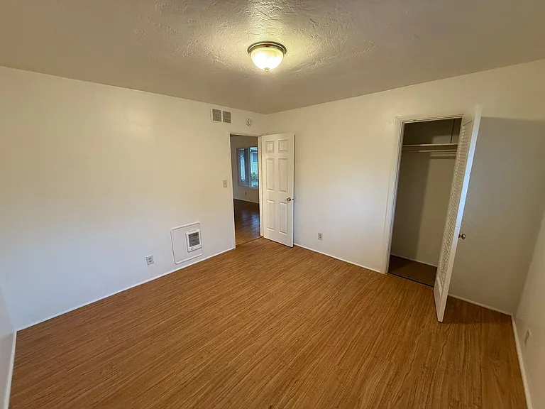 1137 Saginaw St S — Photo 7