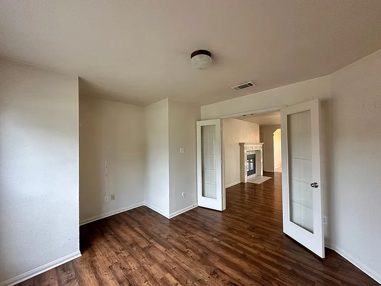 2311 Price Dr — Photo 11