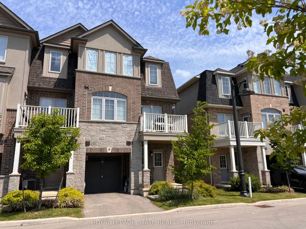 9 Pim Ln, Hamilton, ON L9K 0K1