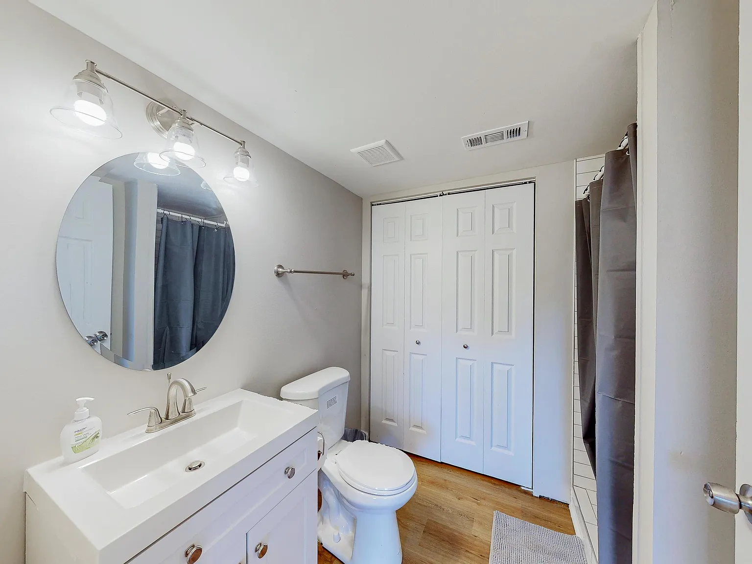4 bed, 2.0 bath, 1560 sqft, $910 — Photo 3