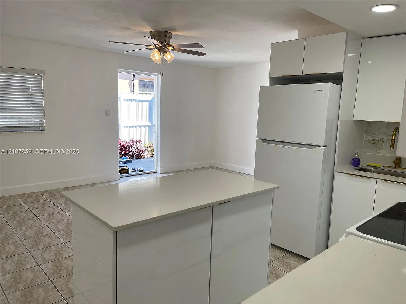 Sunkist Grove — Photo 2