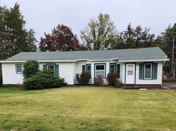 126 E North St, Fruitland, IA 52749