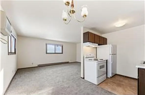 2112 44th Ave N #201 — Photo 1