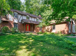 8128 Kiowa Trl, Pinckney, MI 48169