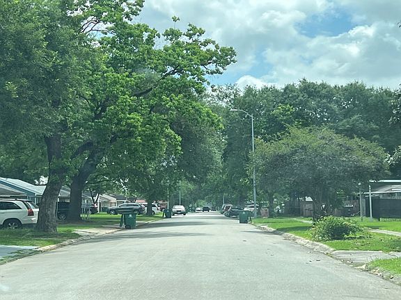 4th image of 4019 Antoinette St