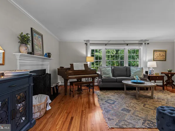 620 W Wayne Ave, Wayne, PA 19087