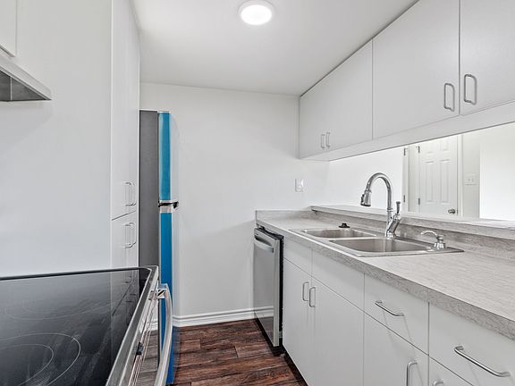 5th image of 1020 W McNeese St APT 7F