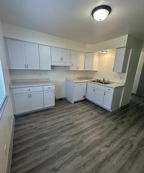 3705 Clairmont St — Photo 4