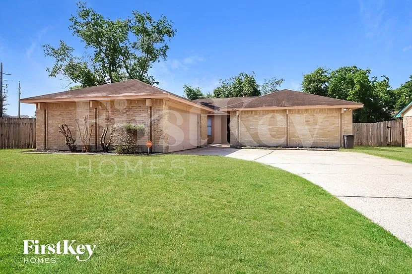 8634 Huntermoor Cir