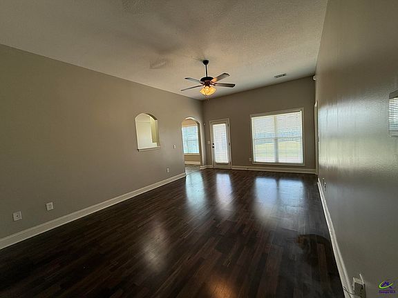 4th image of 212 Winsted Ct