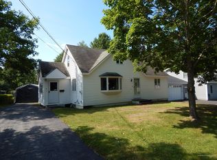 8 Smith St, Lewiston, ME 04240