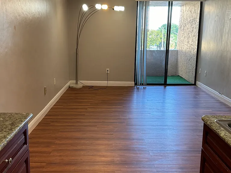 10500 SW 108th Ave #B303 — Photo 18