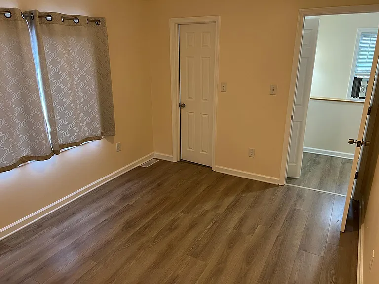 19404 Inkster Rd — Photo 17