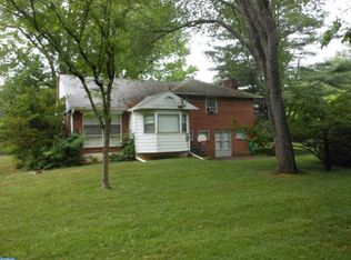 241 Country Rd, Berwyn, PA 19312