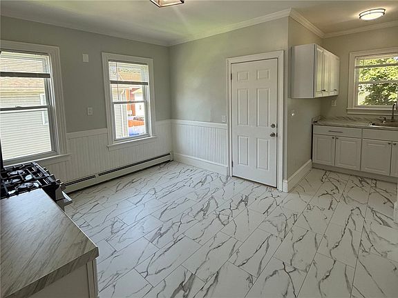 4th image of 104 Oakland Ave 2