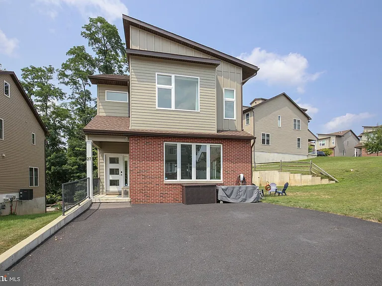 7354 Ridge Ave #27 — Photo 38