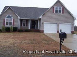 70 Silverthorne Dr, Sanford, NC 27332