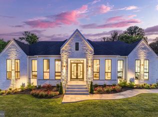 908 Walker Rd, Great Falls, VA 22066