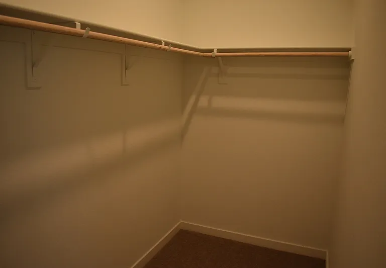 4470 N San Clemente Ave — Photo 19