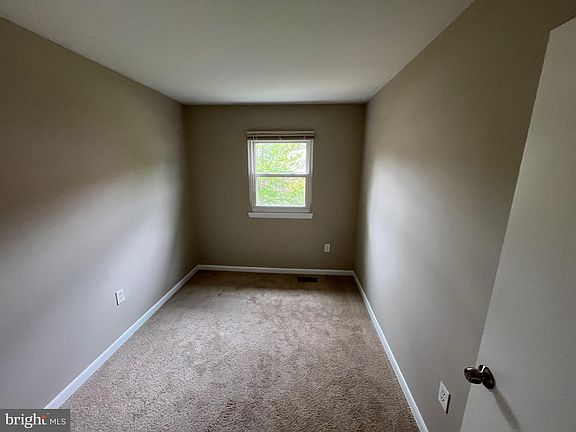 4th image of 14808 Ensor Ct