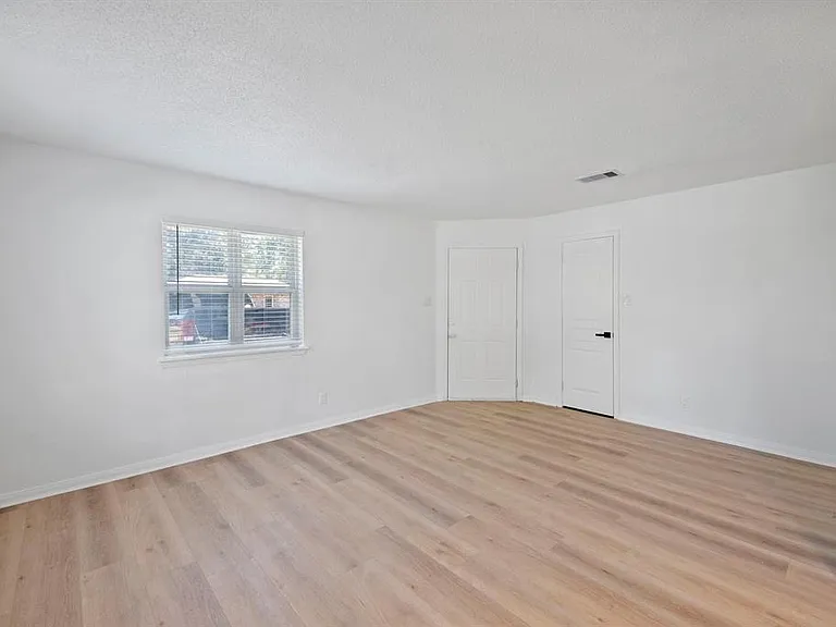 700 Lyle West Ave #A — Photo 5